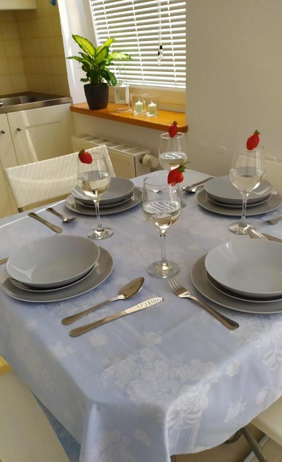 קולובז'ג Apartament Z Balkonem Przy Latarni 150M Od Morza מראה חיצוני תמונה